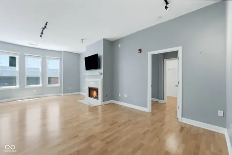 355 E Ohio Street Indianapolis IN 46204