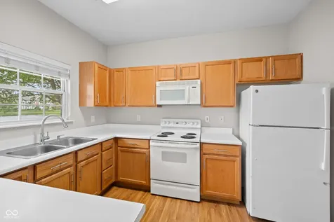 1423 Sierra Spring Carmel IN 46280