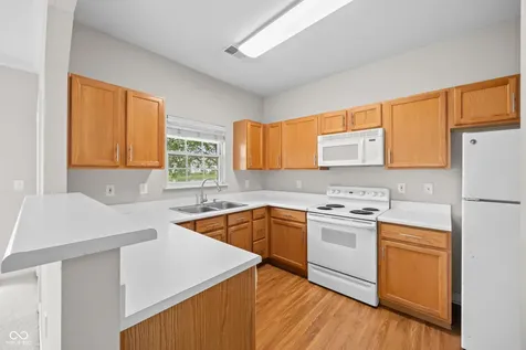 1423 Sierra Spring Carmel IN 46280