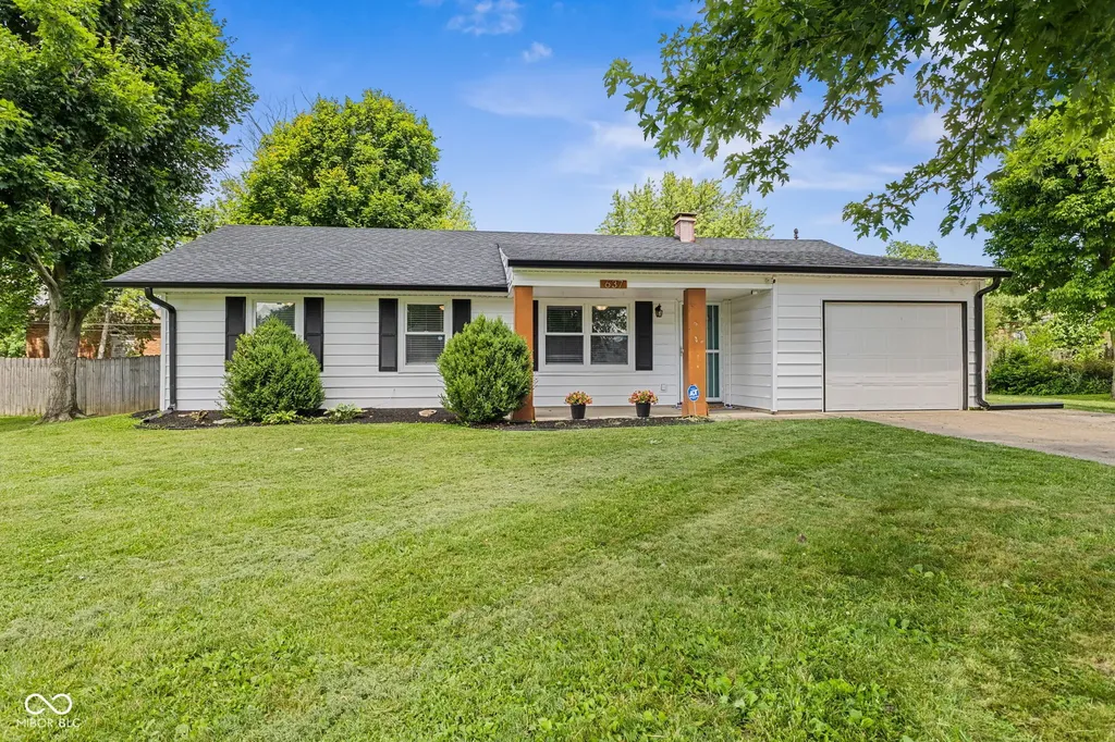 637 Lawndale Drive Greenwood IN 46142