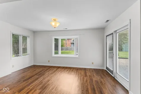 637 Lawndale Drive Greenwood IN 46142