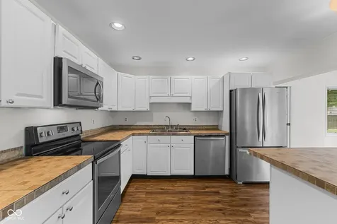 637 Lawndale Drive Greenwood IN 46142