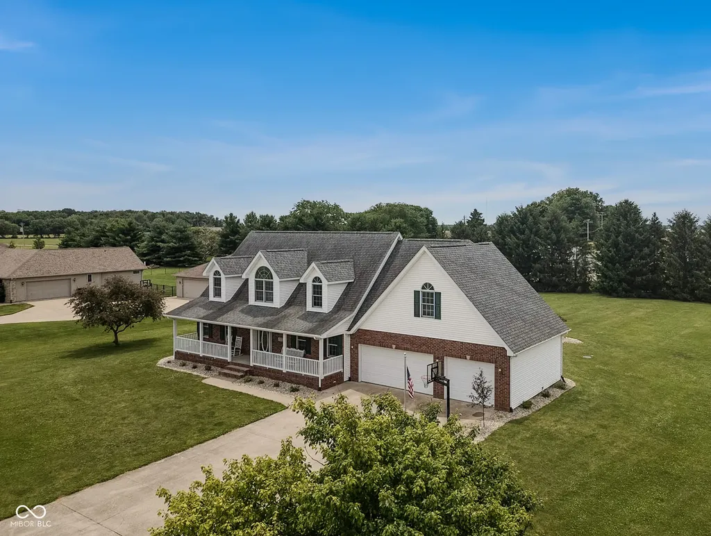 9675 E Katey Columbus IN 47203