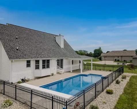 9675 E Katey Columbus IN 47203