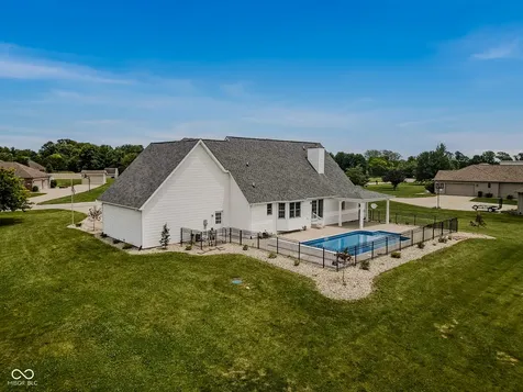 9675 E Katey Columbus IN 47203