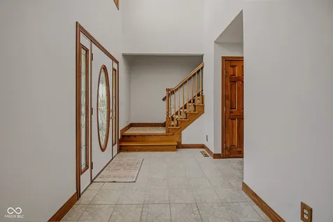 9675 E Katey Columbus IN 47203