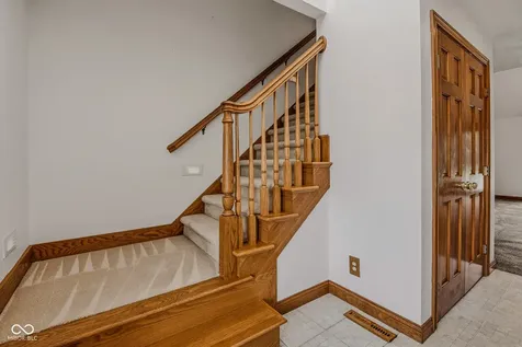 9675 E Katey Columbus IN 47203