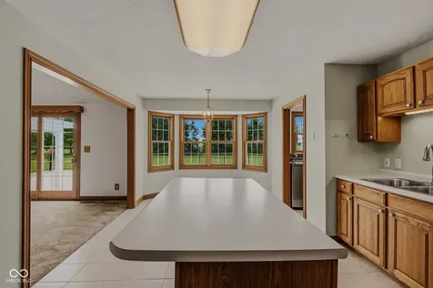 9675 E Katey Columbus IN 47203