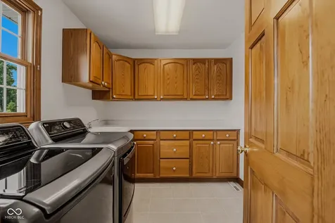 9675 E Katey Columbus IN 47203
