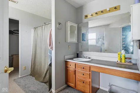 6345 Graybrook Circle Indianapolis IN 46237