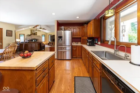 1195 N County Road 600 E Avon IN 46123