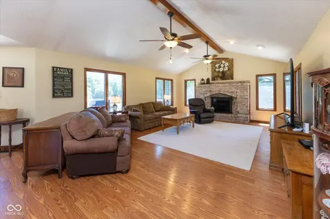 1195 N County Road 600 E Avon IN 46123