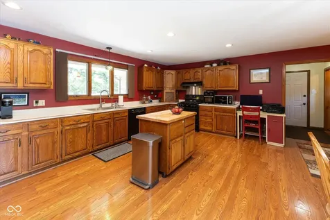 1195 N County Road 600 E Avon IN 46123