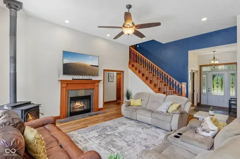 397 E 1650 N Summitville IN 46070