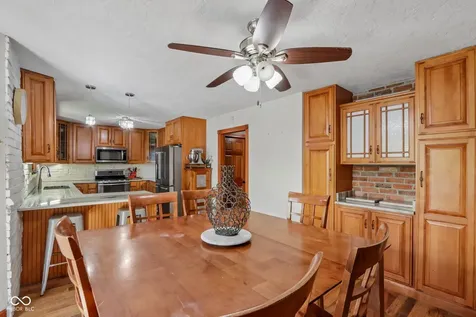 397 E 1650 N Summitville IN 46070