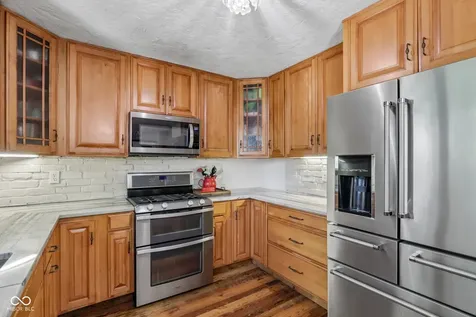 397 E 1650 N Summitville IN 46070