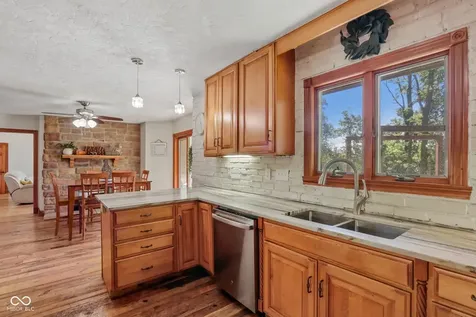 397 E 1650 N Summitville IN 46070