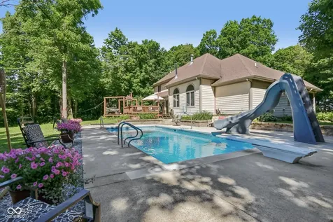 397 E 1650 N Summitville IN 46070