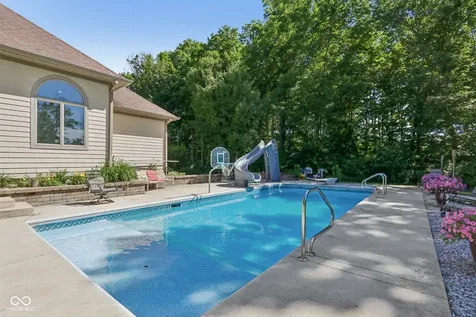 397 E 1650 N Summitville IN 46070