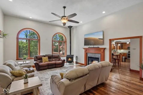 397 E 1650 N Summitville IN 46070