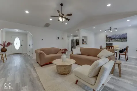 10702 Ashview Drive Fishers IN 46038