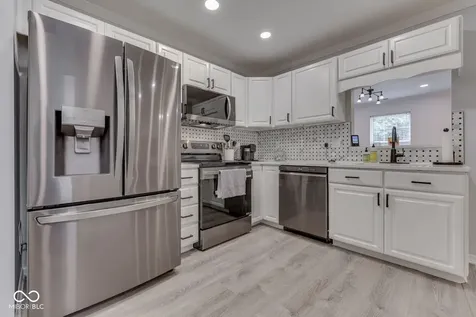 10702 Ashview Drive Fishers IN 46038