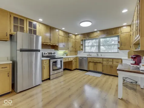 6420 Linden Drive Indianapolis IN 46227