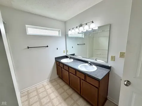 652 Loon Lane Greenwood IN 46143