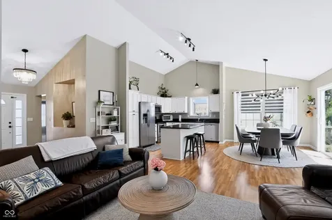 6517 Sussex Drive Zionsville IN 46077