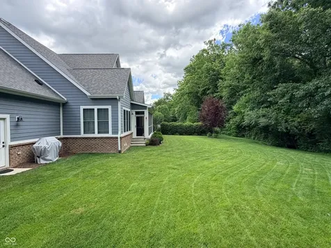 2013 Deer Creek Circle Columbus IN 47201