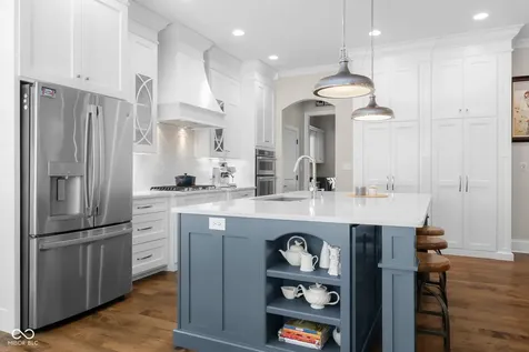 2013 Deer Creek Circle Columbus IN 47201