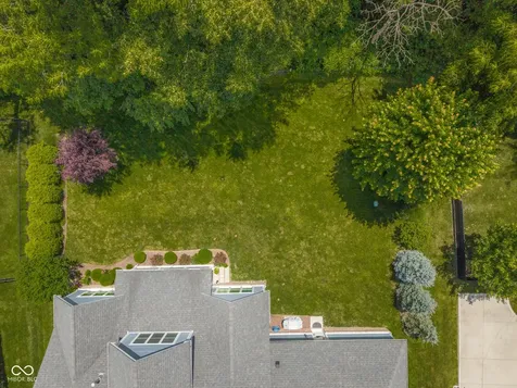2013 Deer Creek Circle Columbus IN 47201