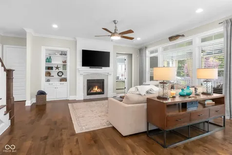 2013 Deer Creek Circle Columbus IN 47201