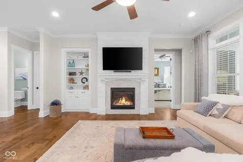 2013 Deer Creek Circle Columbus IN 47201