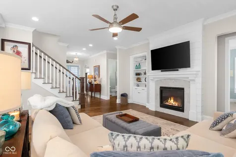 2013 Deer Creek Circle Columbus IN 47201