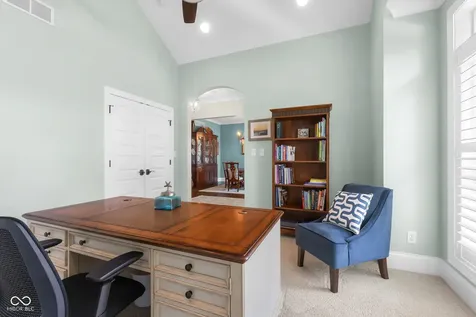 2013 Deer Creek Circle Columbus IN 47201
