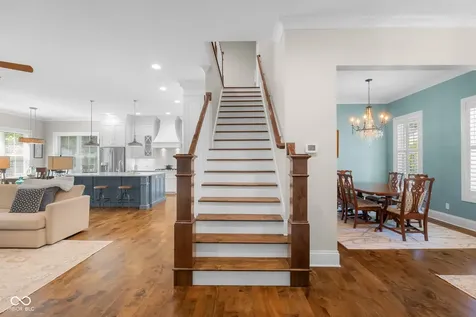 2013 Deer Creek Circle Columbus IN 47201