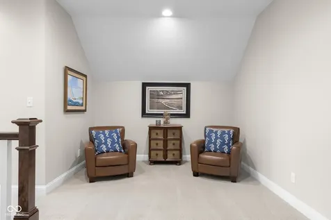 2013 Deer Creek Circle Columbus IN 47201