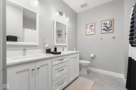 2013 Deer Creek Circle Columbus IN 47201