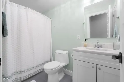 2013 Deer Creek Circle Columbus IN 47201