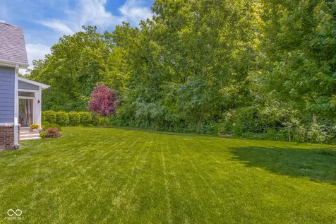 2013 Deer Creek Circle Columbus IN 47201