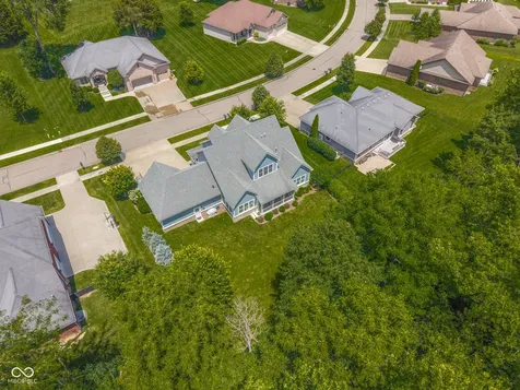 2013 Deer Creek Circle Columbus IN 47201