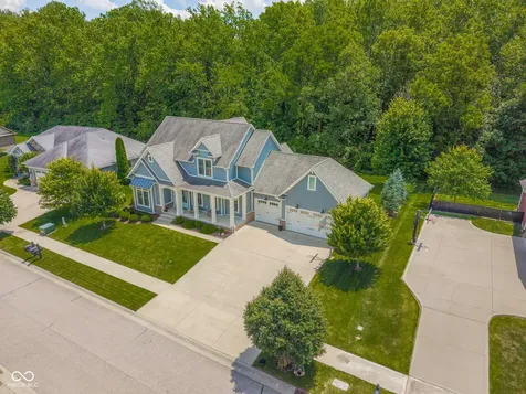 2013 Deer Creek Circle Columbus IN 47201