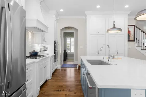 2013 Deer Creek Circle Columbus IN 47201