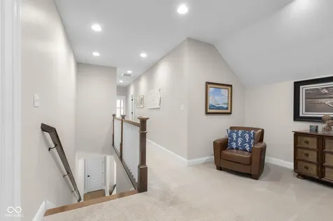 2013 Deer Creek Circle Columbus IN 47201