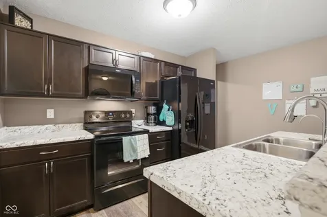 162 Sawdust Trail Greenfield IN 46140