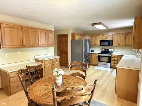 2055 Pinewood Drive Columbus IN 47203