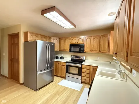 2055 Pinewood Drive Columbus IN 47203