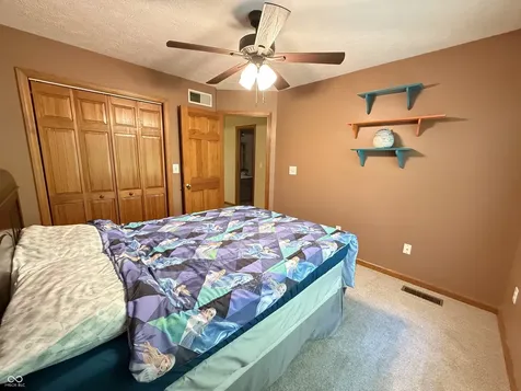2055 Pinewood Drive Columbus IN 47203