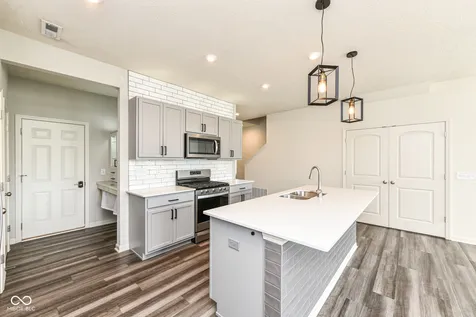 13445 Dewpoint Lane Fishers IN 46037